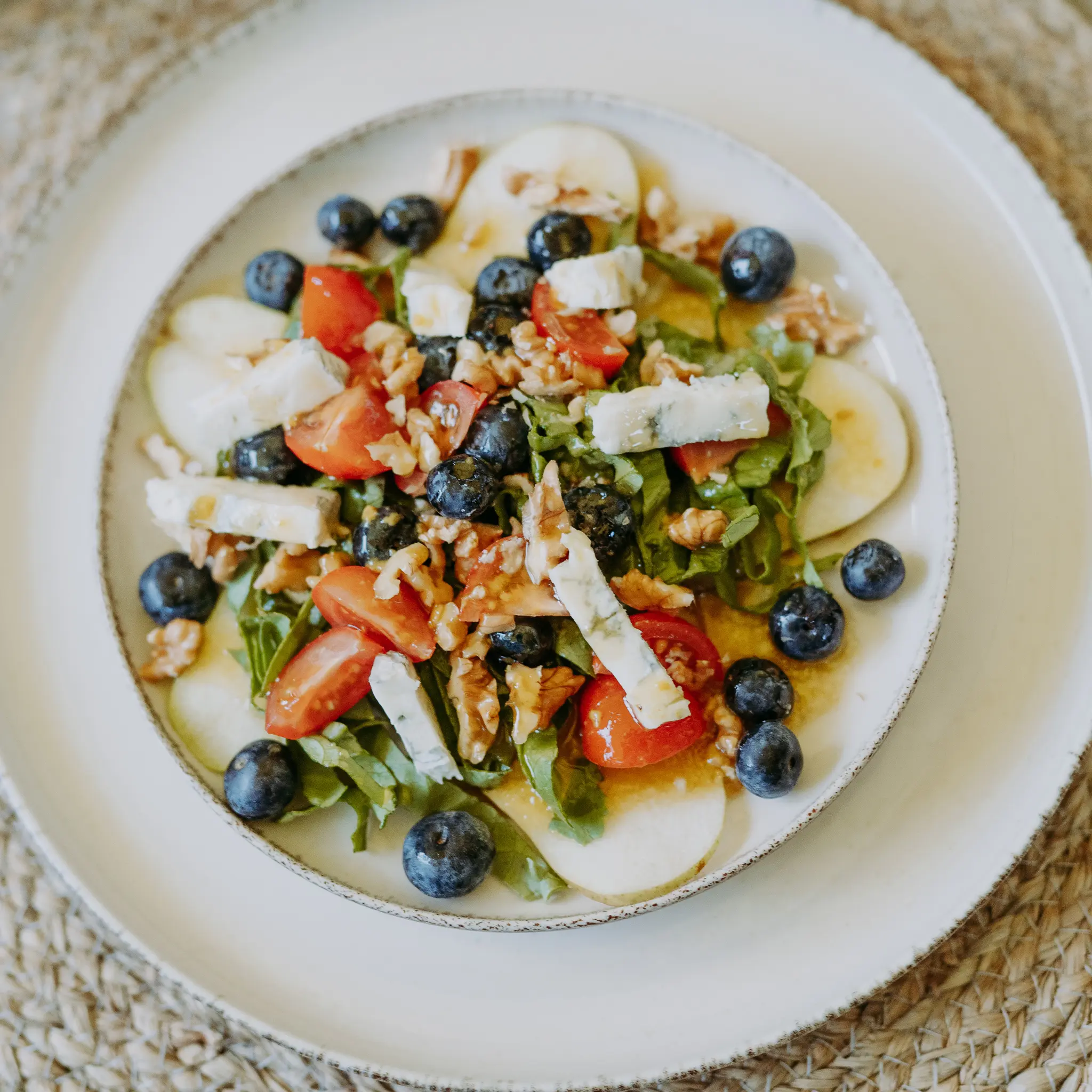 Gorgonzola Salat mit Essigspezialitaet Feige