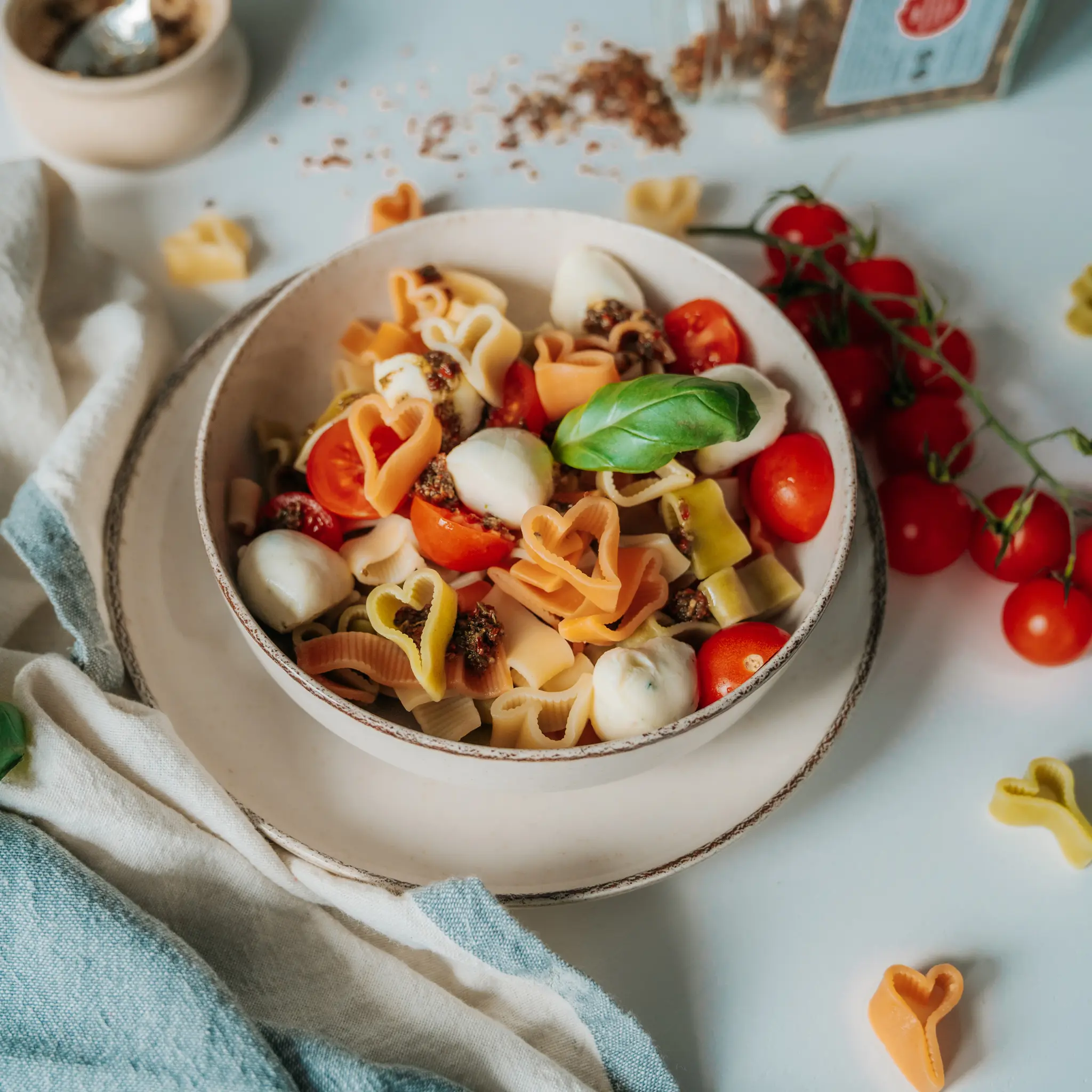Pasta Amore mit Tomaten und Mozzarella