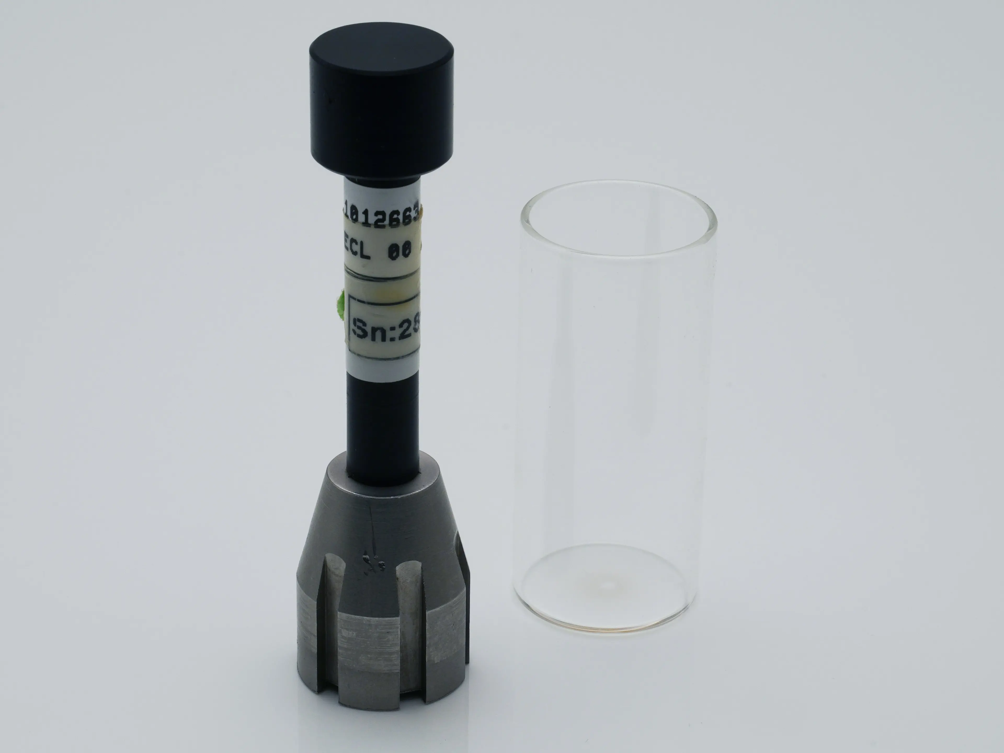IN481S-2: Stamp for transflection measurements of liquids and semi-solids with the integrating sphere, 1 piece.