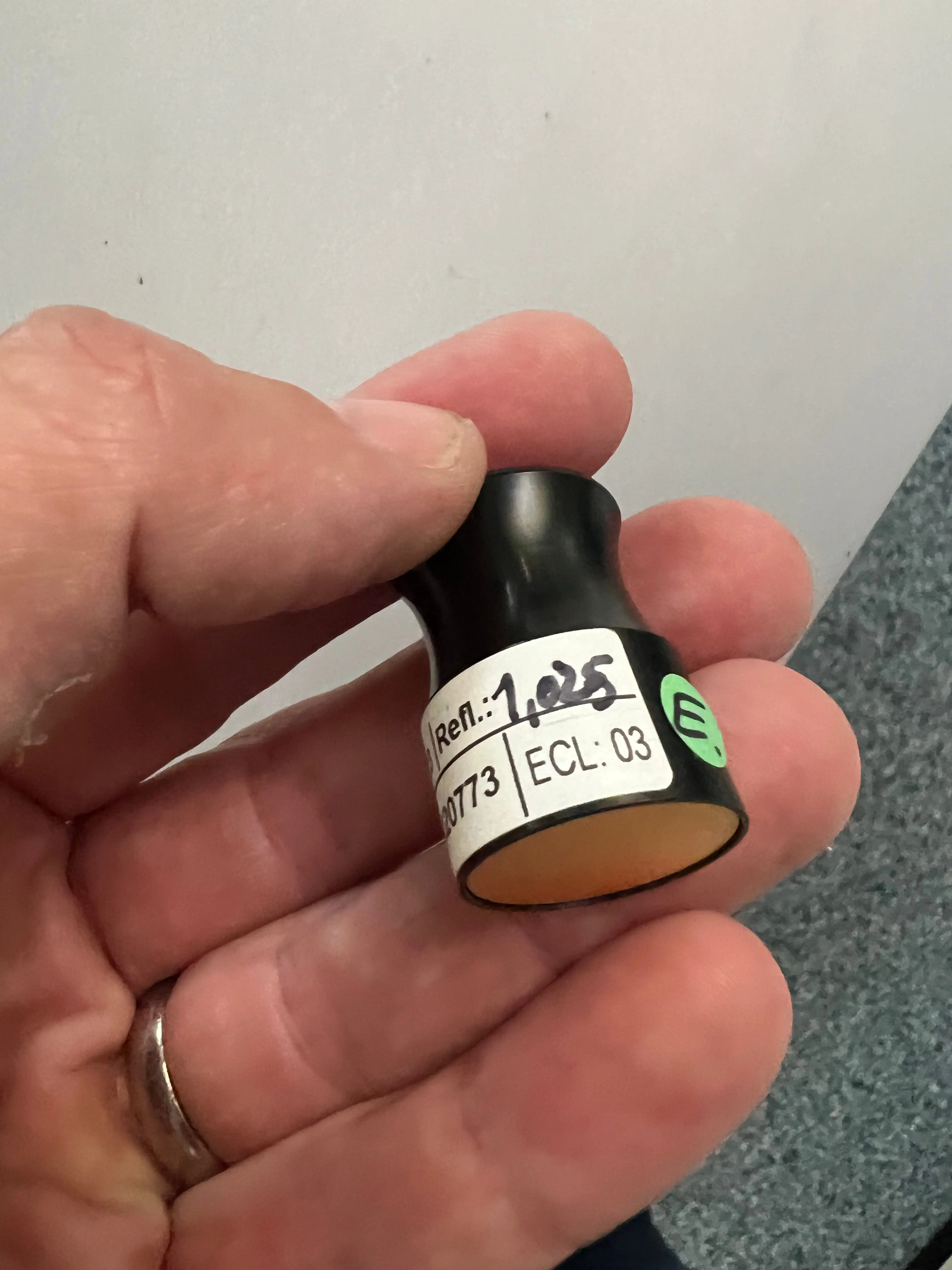 IN582R22: Reflection standards, 22mm diameter for stray light correction