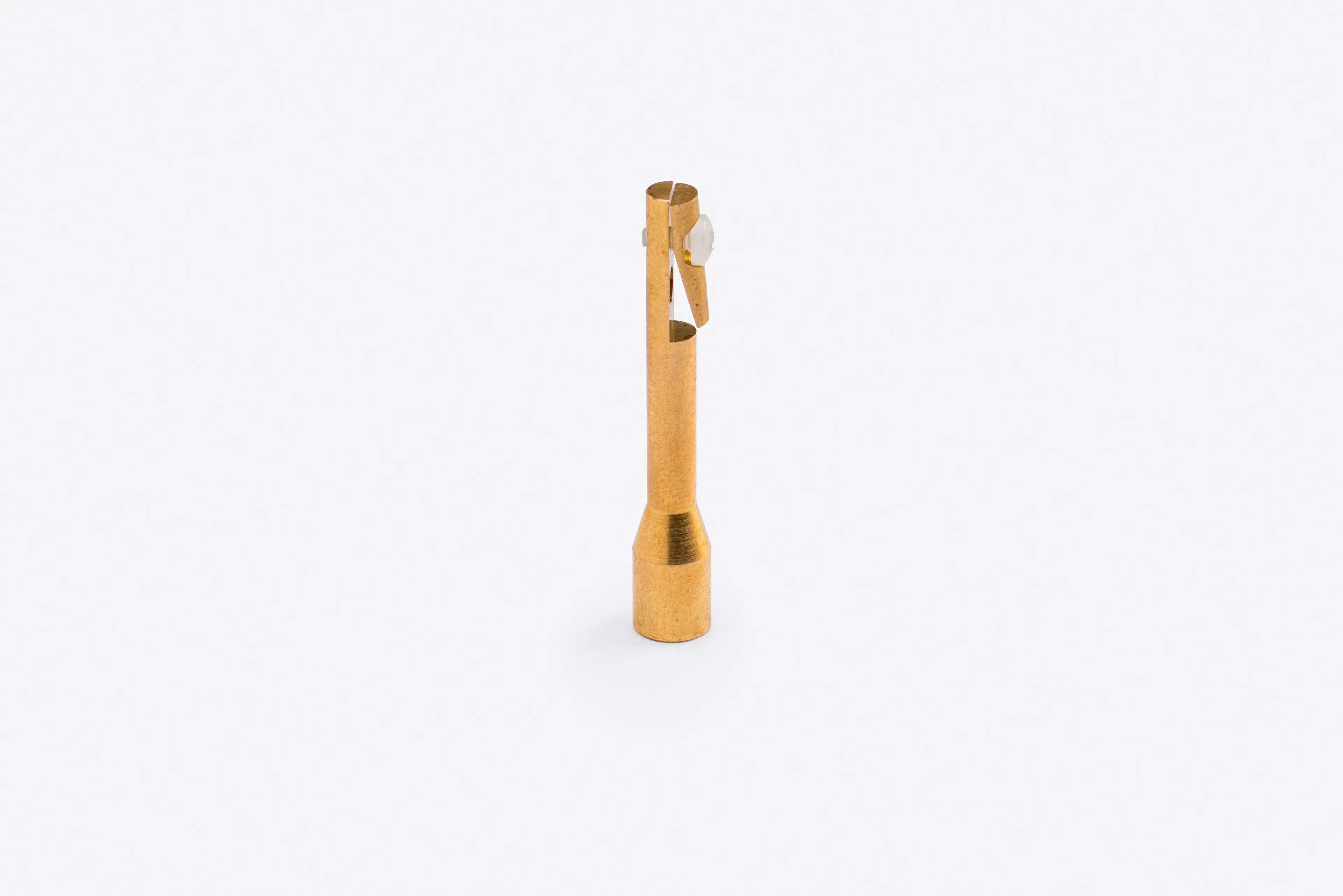 Clip holder for thin samples