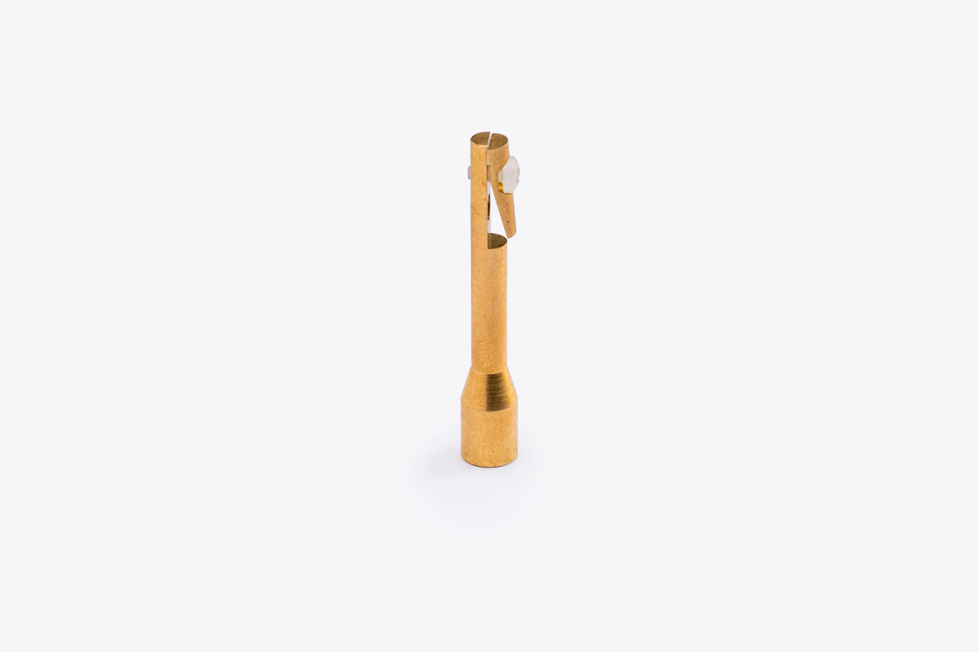 Clip holder for thin samples