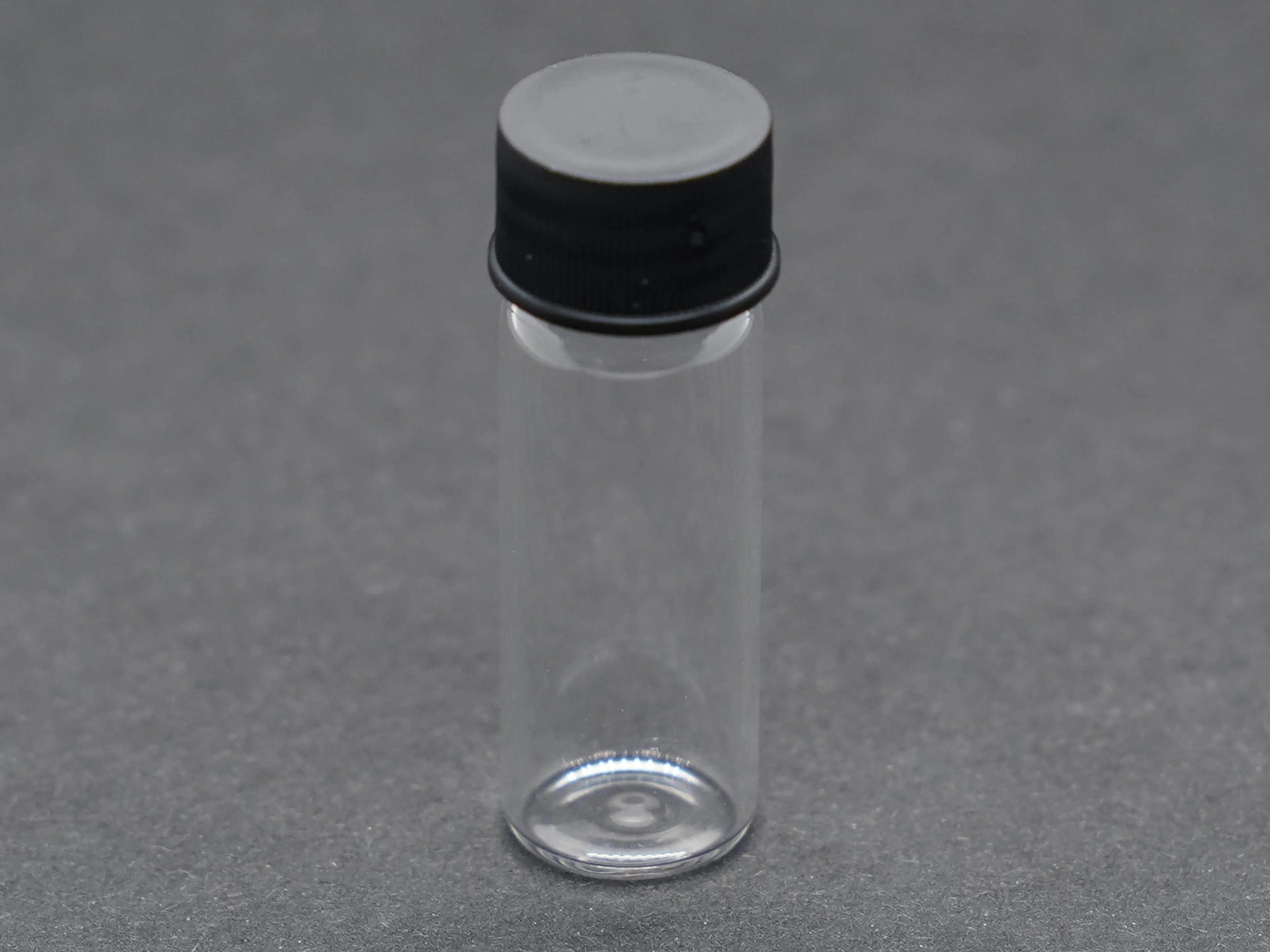 S153: 4ml glass vials incl. stoppers, 200 pieces