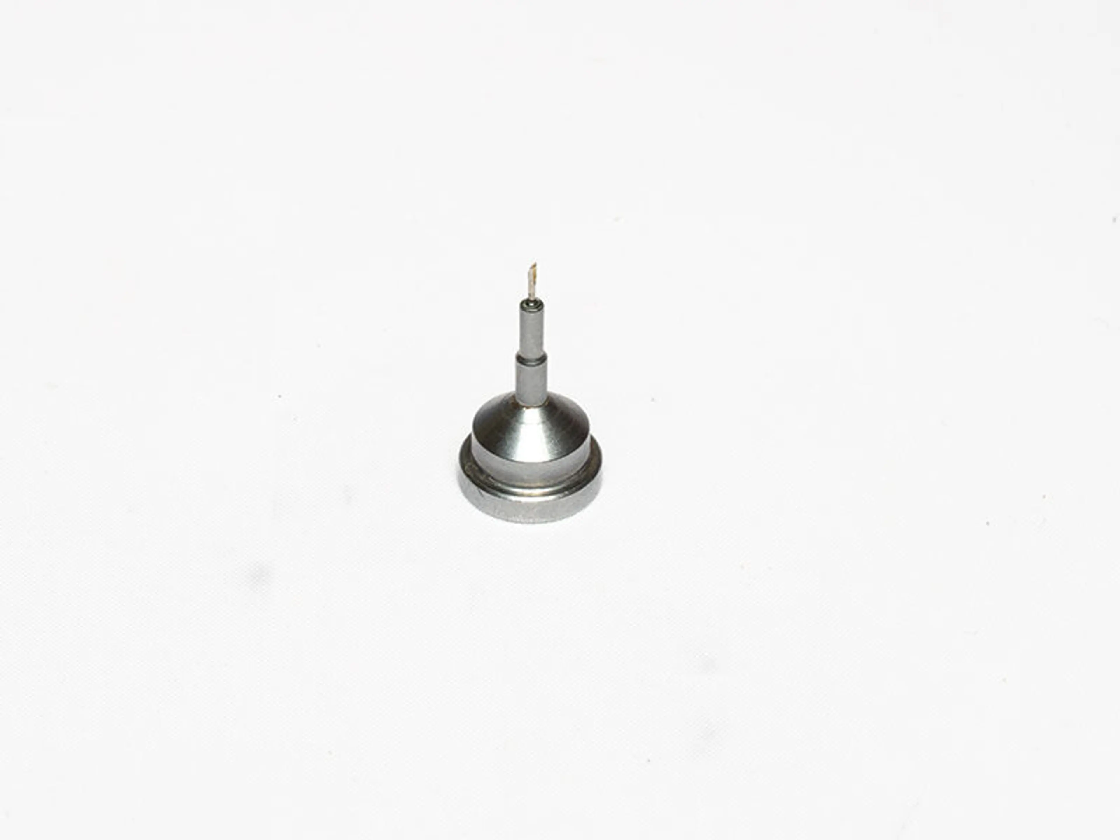 TEST SAMPLE MOUNTED ON PIN