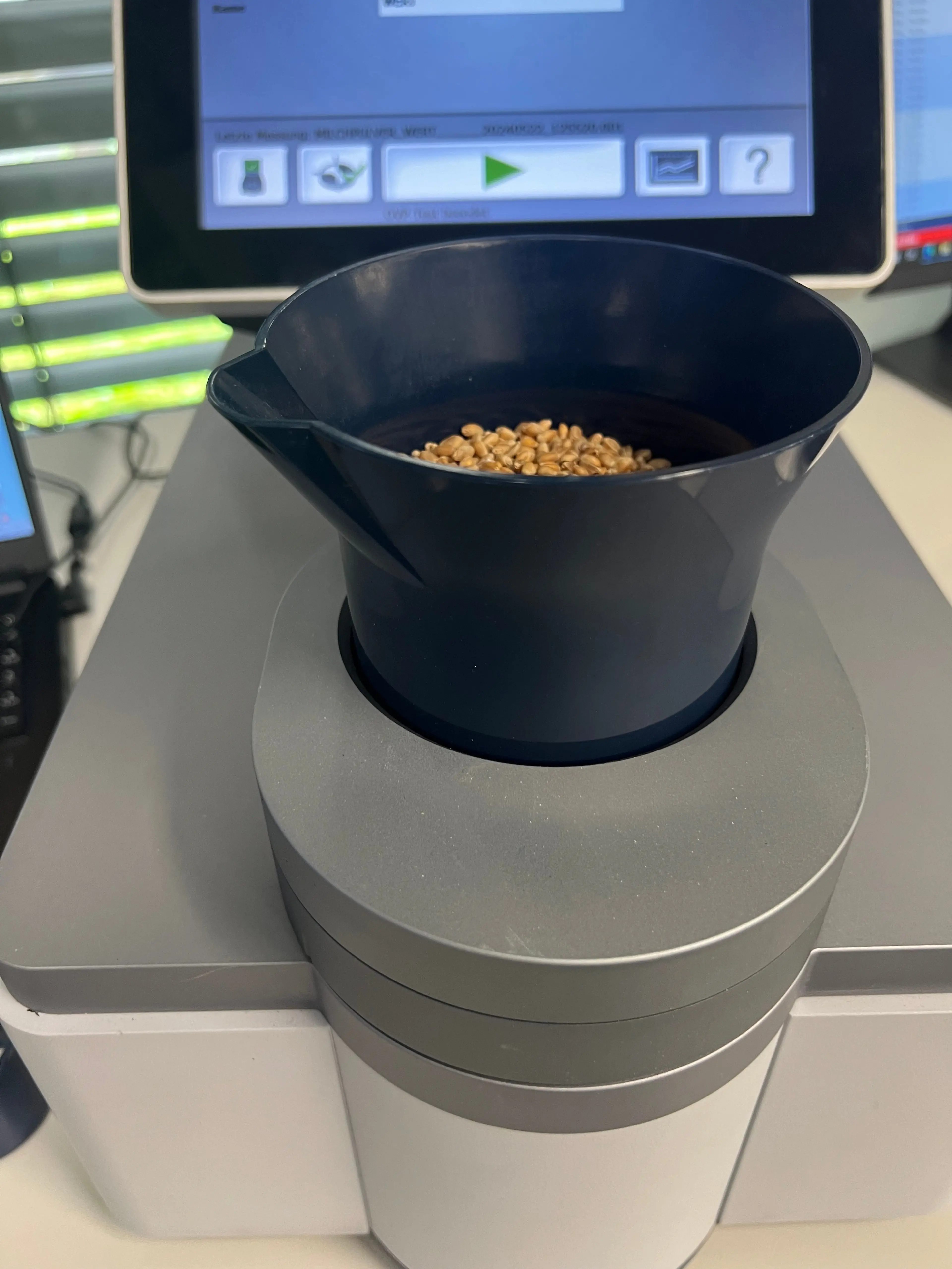 IN312-P: Sample cup (ABS) with Quartz window for IN312, 97 mm diameter