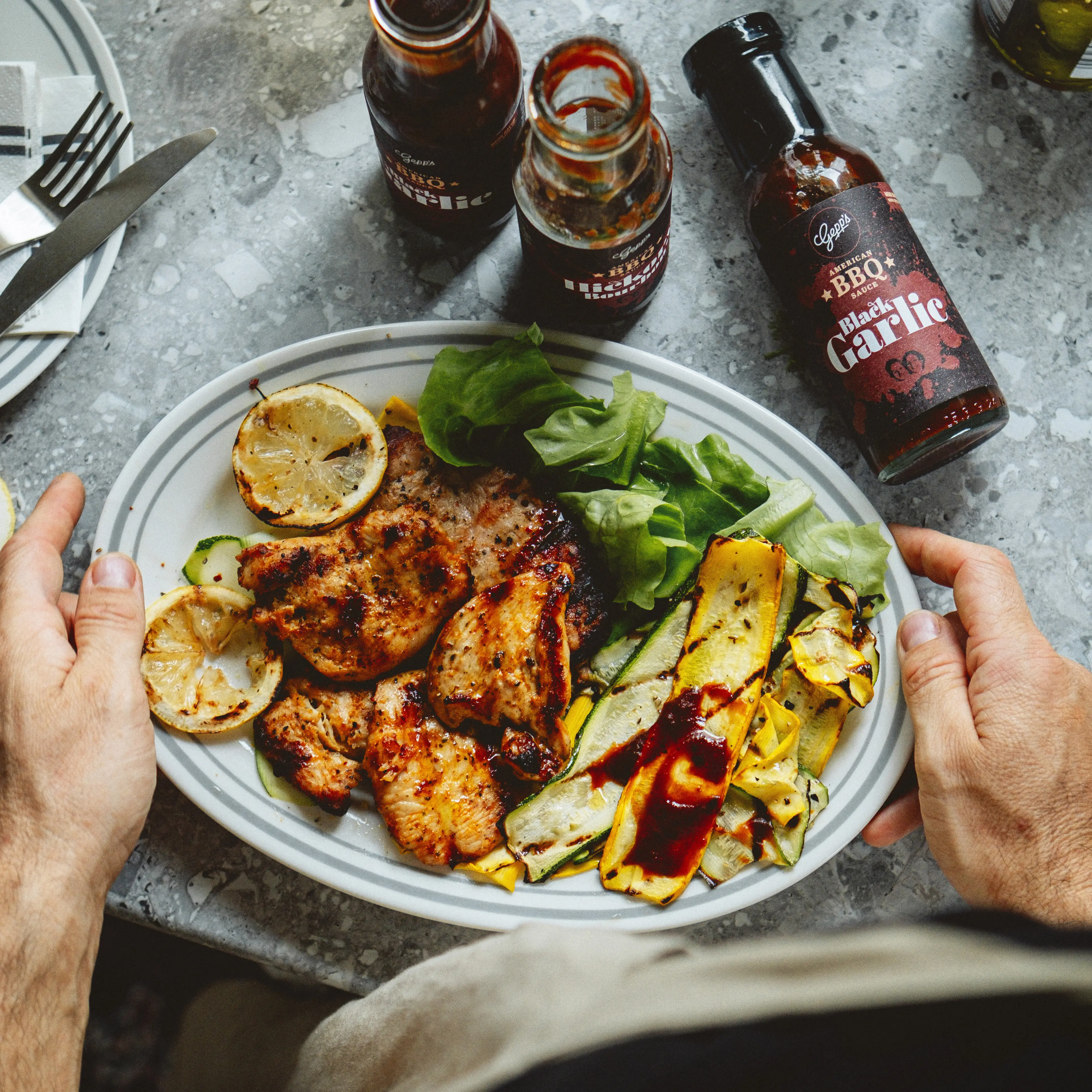 Deftige Saucen zu saftigem Grillfleisch