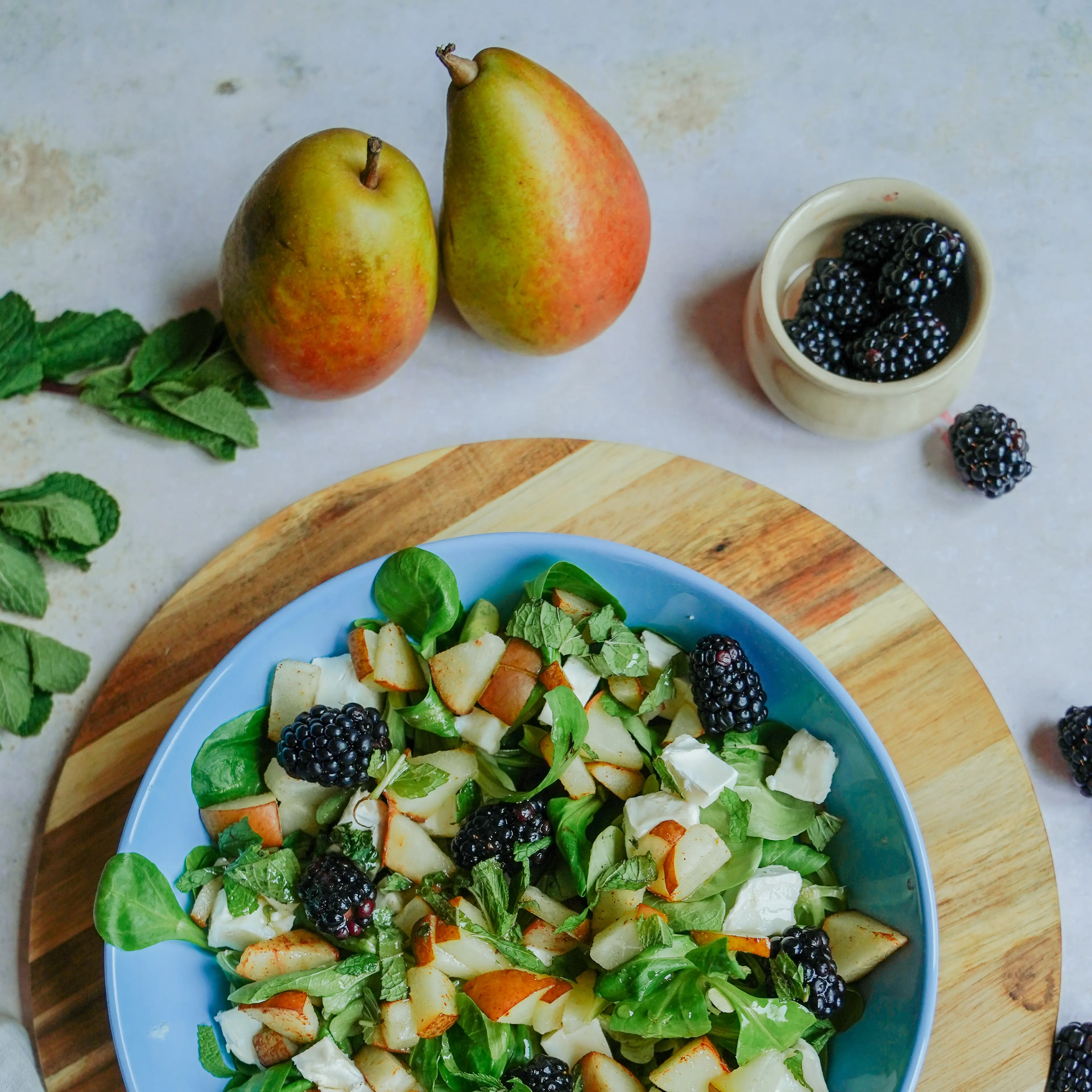 Fruchtiger Salat mit Bio Condimento Balsamico Bianco