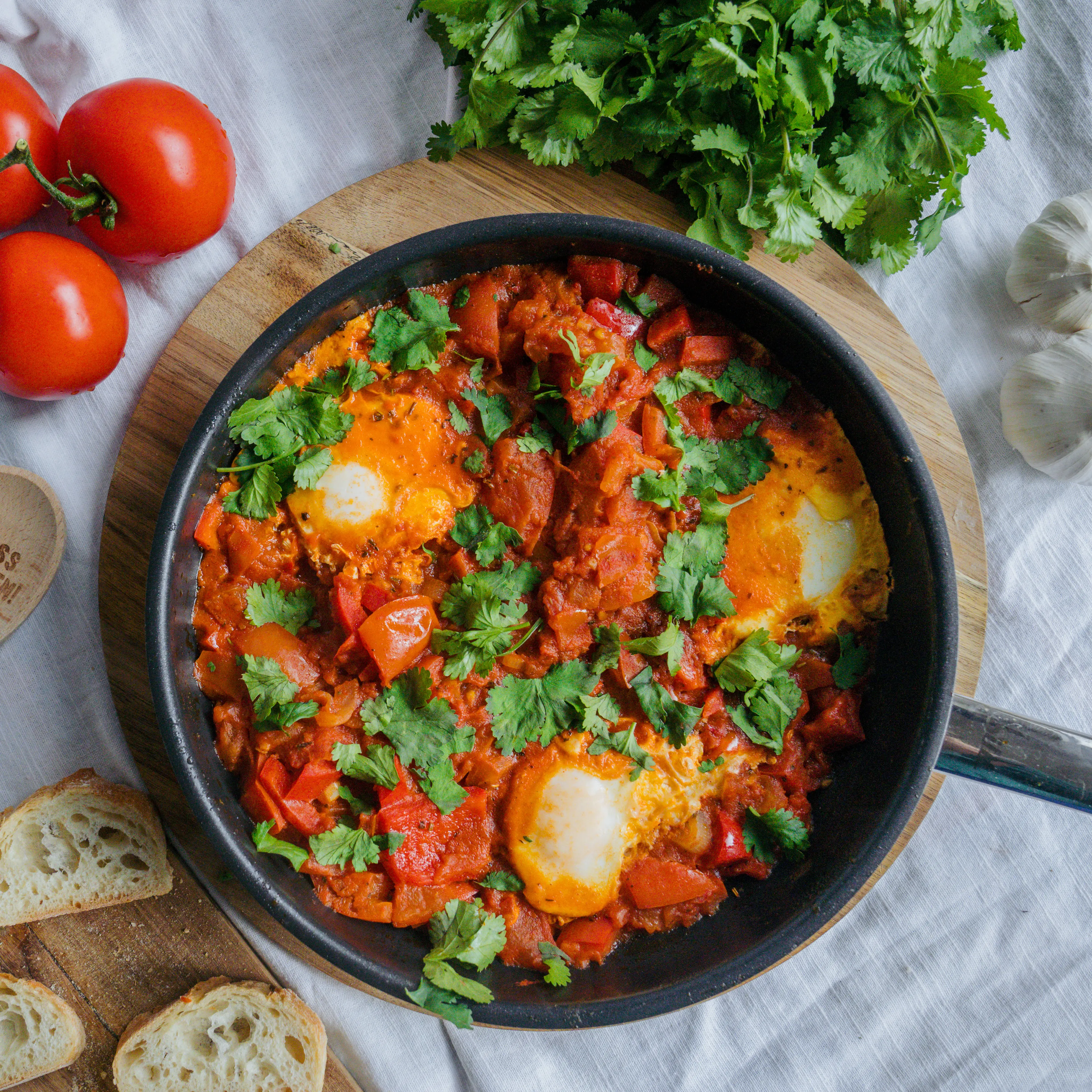 Shakshuka mit Salsa Pronta Kirschtomaten