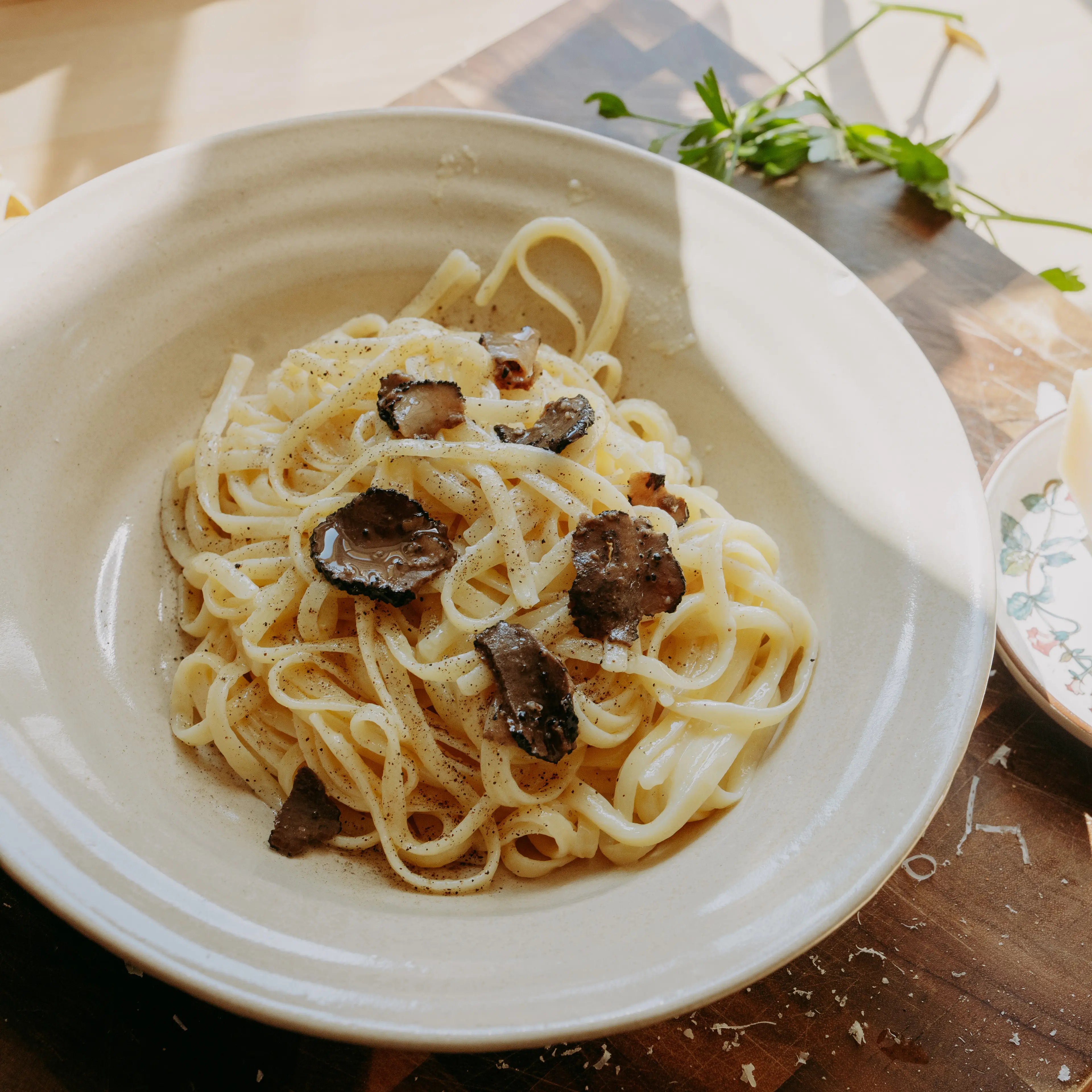 Frische Pasta mit Trueffelscheiben