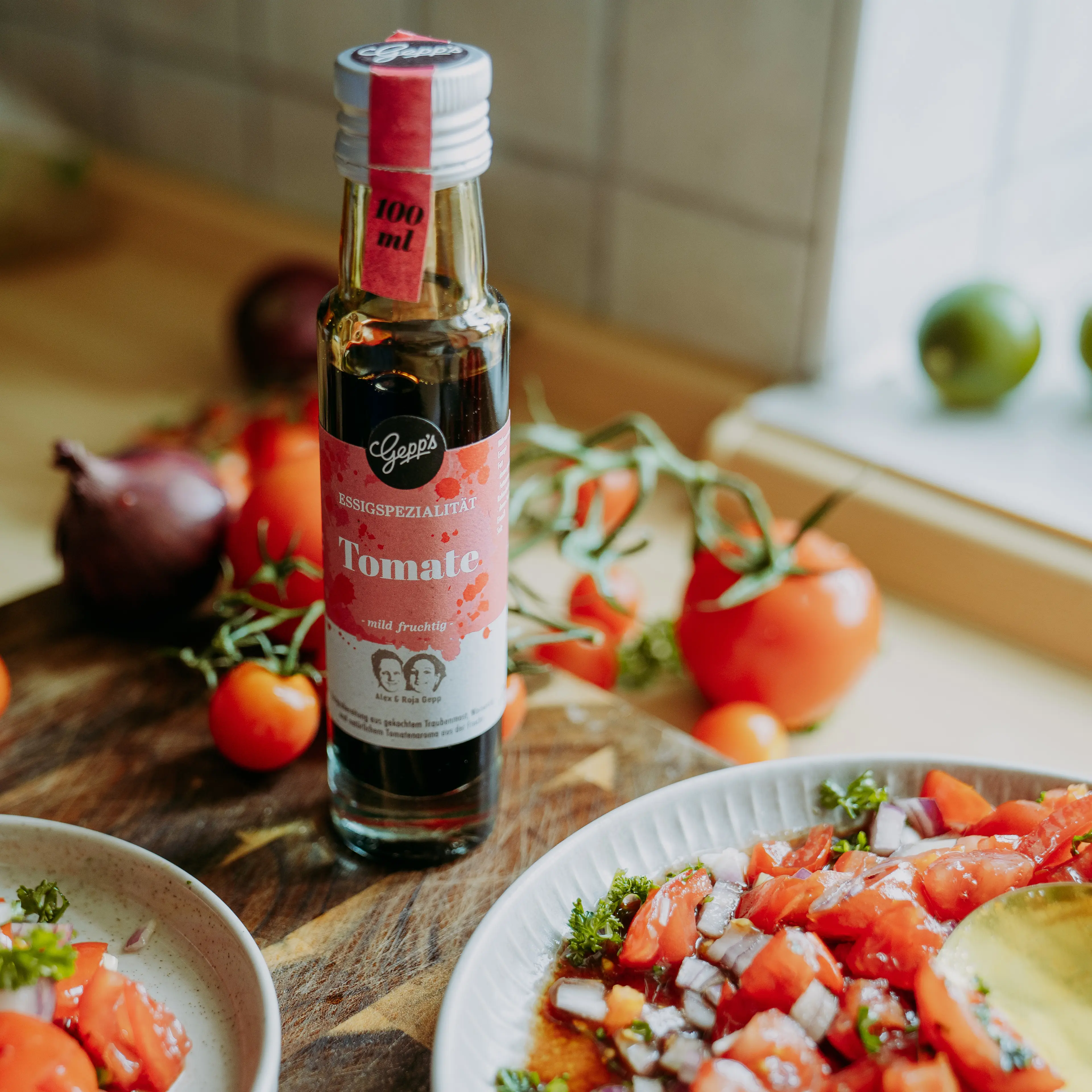 Tomatensalat mit Essigspezialitaet Tomate