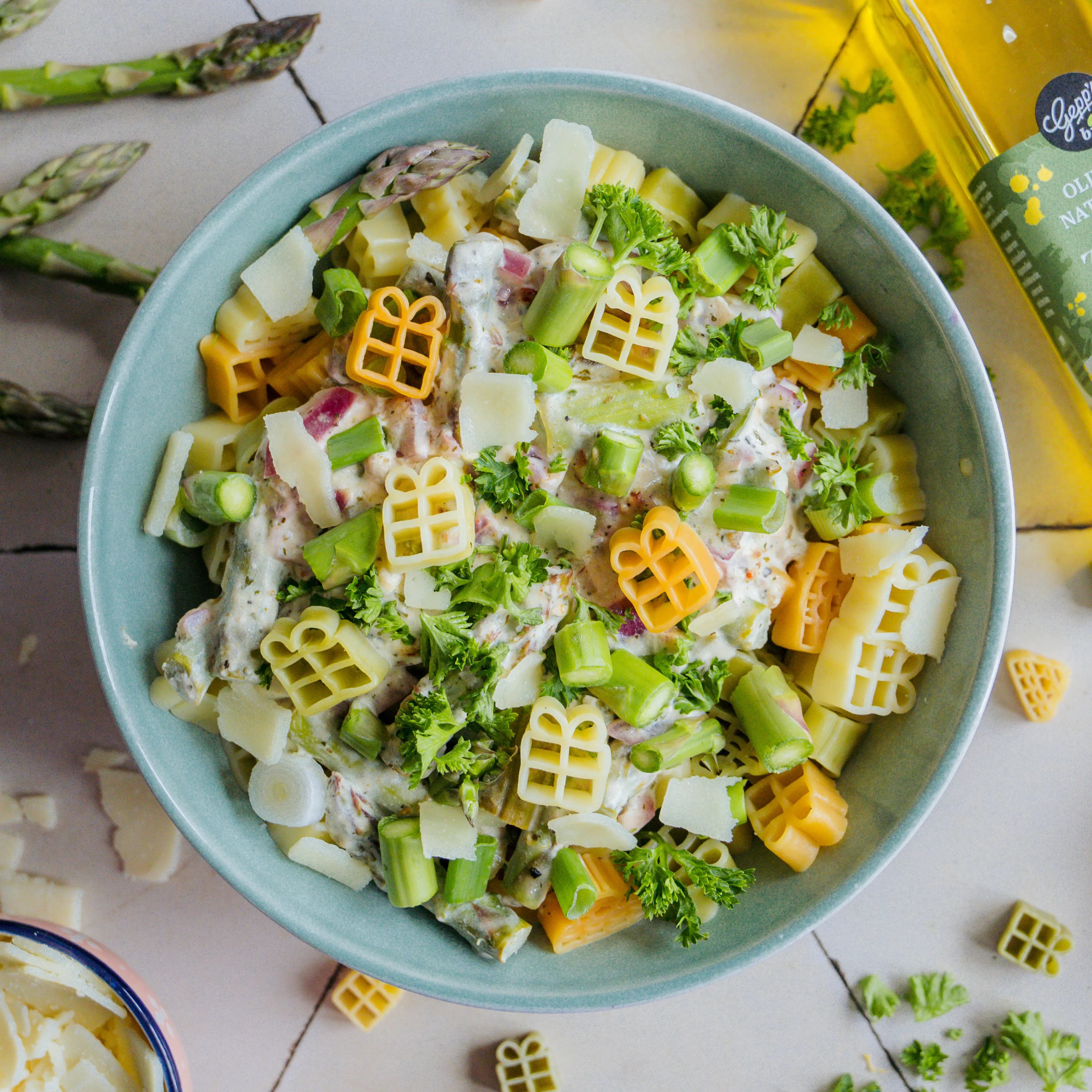 Pasta Celebrazione mit buntem Gemuese in cremiger Sauce
