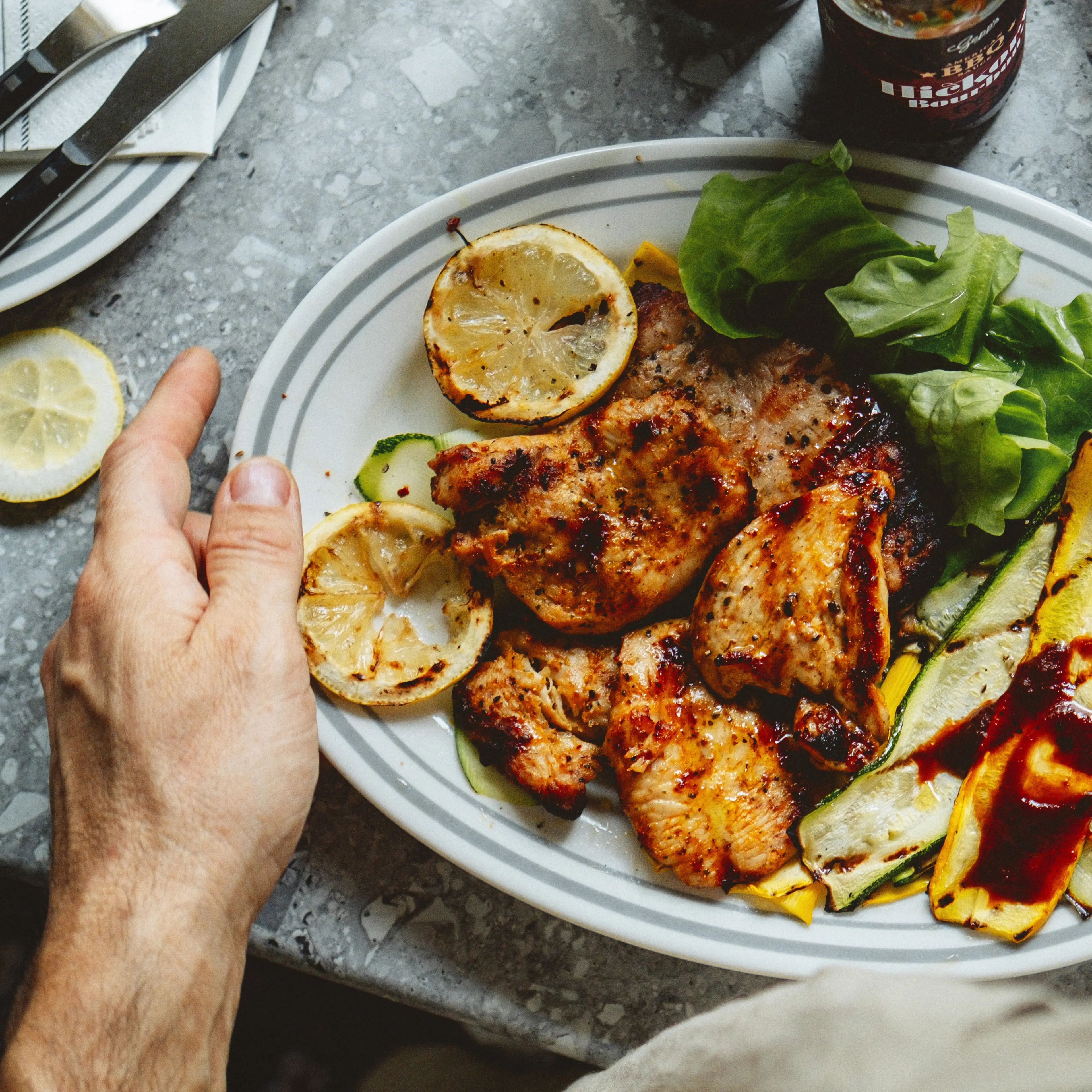 BBQ mit Teriyaki Sesam Sauce